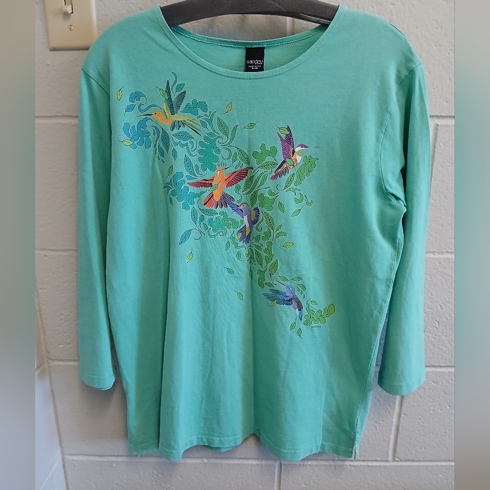 SABAKU Artwear- Light Green Top.  Hummingbirds & Flowers. Size Small